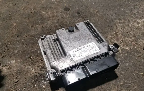 Audi A3 S3 8P Engine control unit/module 8P0907115AG 0261S04242