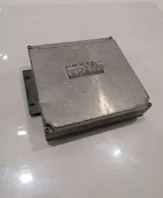 Mercedes-Benz E W210 Engine control unit/module A0255458532 0261206052 26RT0000
