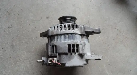 KIA Carens I Generator/alternator OK9B018300