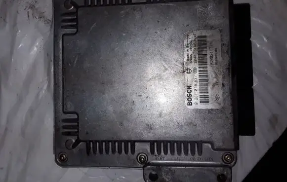 Renault Laguna II Engine control unit/module 0281010637 8200211711