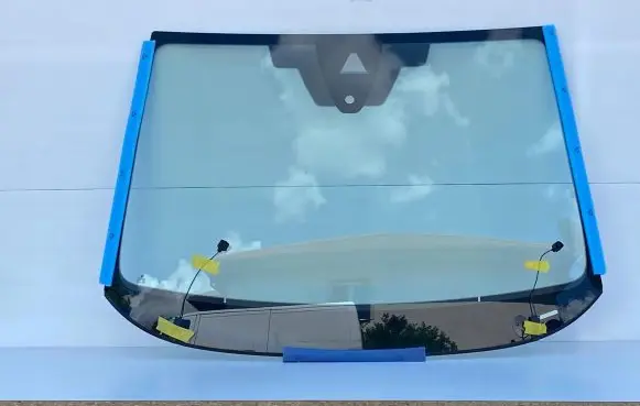 Skoda Enyaq iV Front windscreen/windshield window 5LA845011J