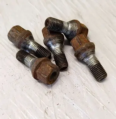 Opel Omega B2 Nuts/bolts 