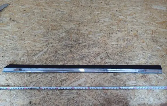 Volkswagen PASSAT B5 Front door trim (molding) 3B0854940A