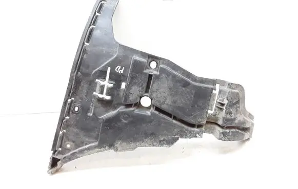 Volvo V70 Front bumper mounting bracket 08693182
