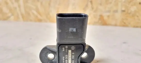 Audi A6 S6 C6 4F Air pressure sensor 03c906051