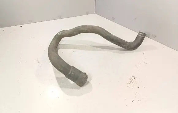 Volkswagen PASSAT B5 Engine coolant pipe/hose 8D0819371H