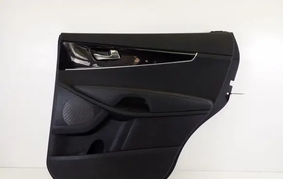 KIA Sorento Rear door card panel trim