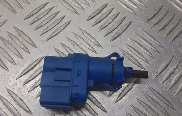 Mazda 3 I Clutch pedal sensor 