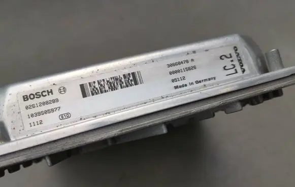 Volvo V70 Engine control unit/module 30668478A 0261208289