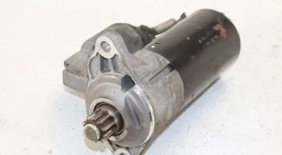 Volkswagen PASSAT B6 Starter motor 2E911023H
