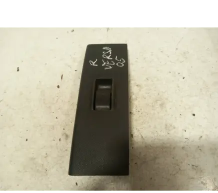 Toyota Corolla Verso AR10 Electric window control switch 742310F030
