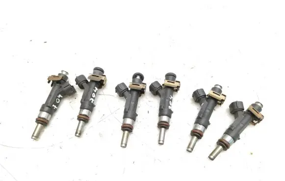 Audi A6 S6 C6 4F Fuel injector 0280158053 06E133551