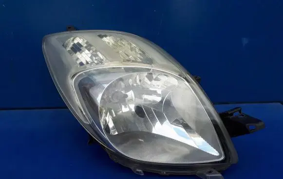 Toyota Yaris Headlight/headlamp 52135R