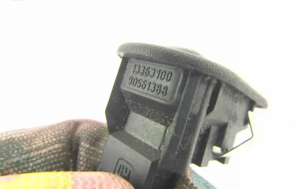 Opel Zafira A Electric window control switch 13363100