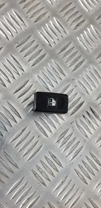 Land Rover Discovery Quarter vent window switch 