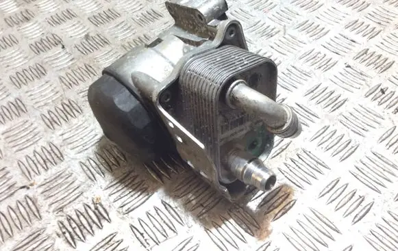 BMW 1 E82 E88 Oil filter mounting bracket 7574115