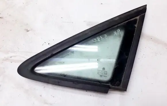 Volkswagen Touran I Front triangle window/glass 