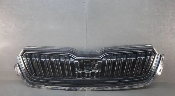Skoda Kamiq Front bumper upper radiator grill 658853653