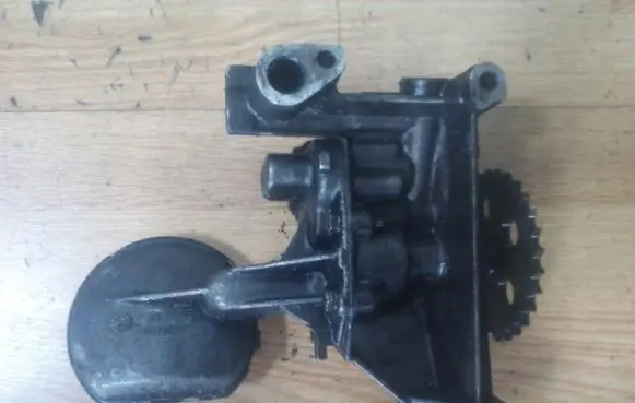 Peugeot 405 Oil pump 9451950016