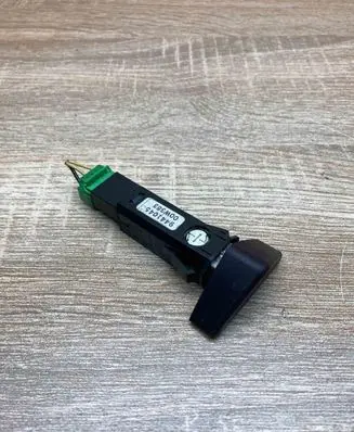 Volvo V70 Hazard light switch 9441045 WithPlug