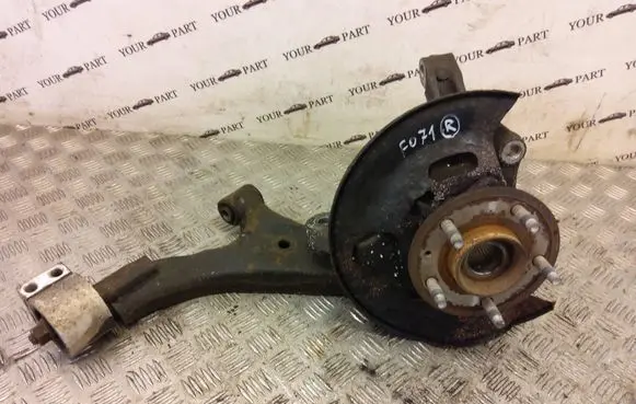 Chevrolet Captiva Front wheel hub spindle knuckle