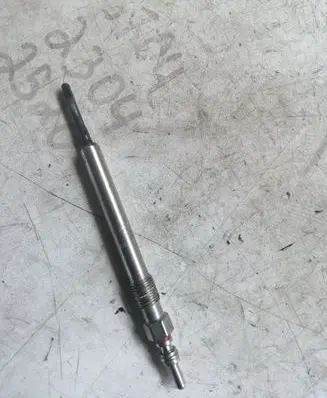 Volkswagen Golf VI Spark plug 0250403007 03L963319