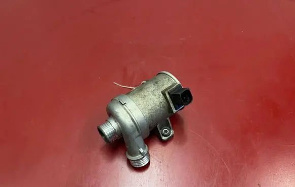 BMW X3 F25 Water pump 8625097 11518625097