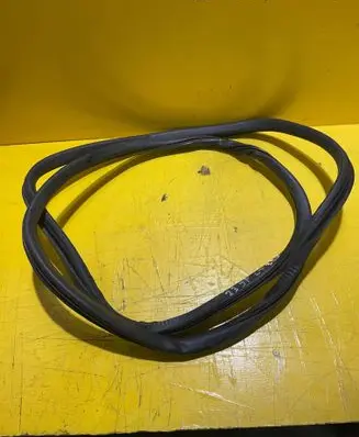 Audi A6 S6 C6 4F Rubber seal rear door 