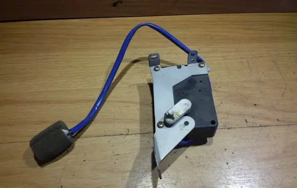 Mazda 626 Air flap motor/actuator HB600GA5RC