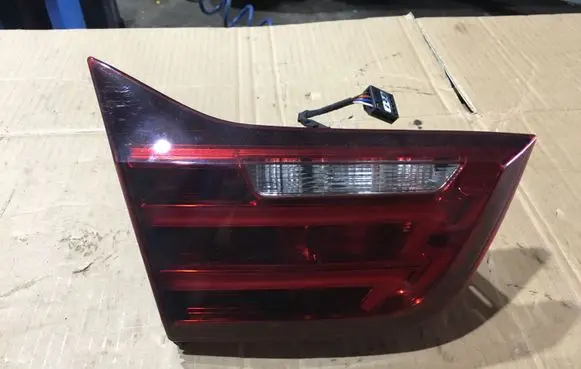 BMW M4 F82 F83 Tailgate rear/tail lights 8059655