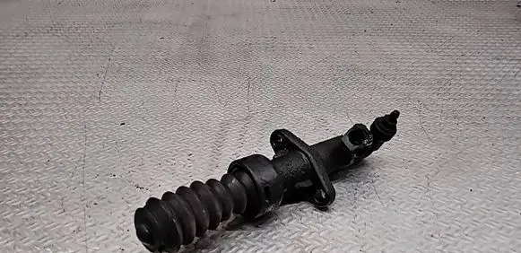 Peugeot 307 Clutch slave cylinder 