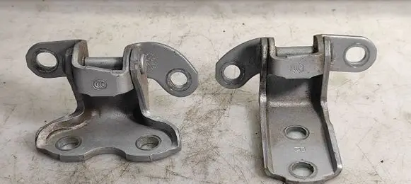 Rear door hinge set