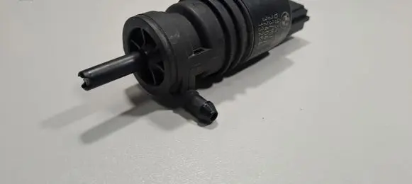 BMW 5 F10 F11 Windscreen/windshield washer pump