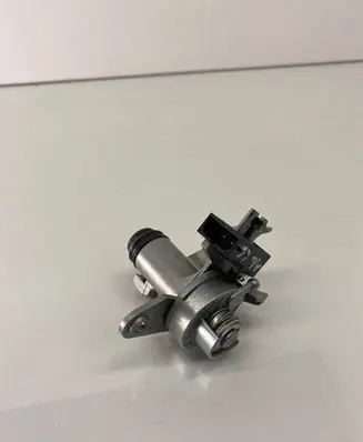 Audi A6 S6 C6 4F Tailgate exterior lock 8E0827573