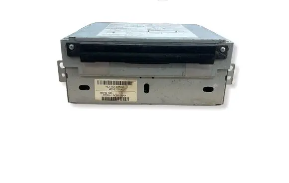Volvo XC70 Radio/CD/DVD/GPS head unit CF6N18C815AA