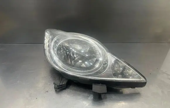 Peugeot 107 Headlight/headlamp 811100H030 89033104 17502A011