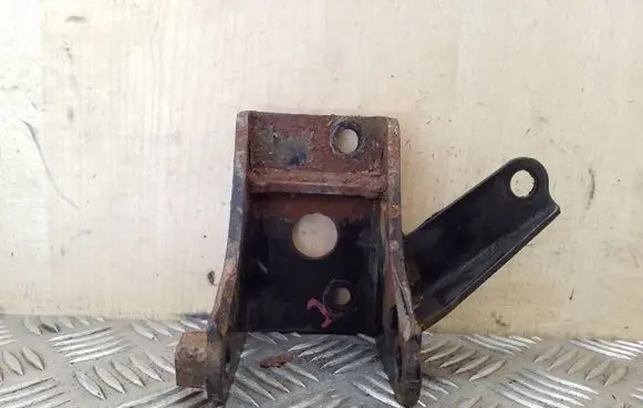 Toyota Corolla E120 E130 Gearbox mounting bracket