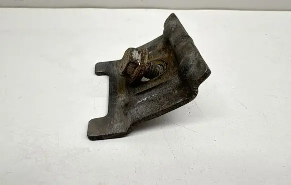 Volkswagen PASSAT B7 Battery bracket 1J0805219