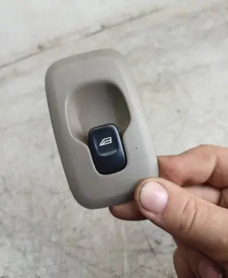 Volvo XC90 Electric window control switch 8685288