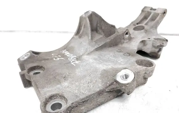 Volkswagen PASSAT B6 A/C compressor mount bracket 03g903143F