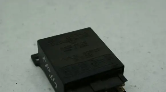 Mercedes-Benz Vito Viano W447 Charging relay 0335411015q1