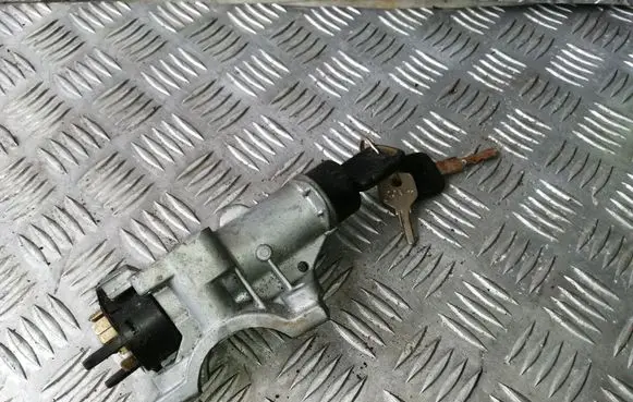 Audi A4 S4 B5 8D Ignition lock 4D0905851A