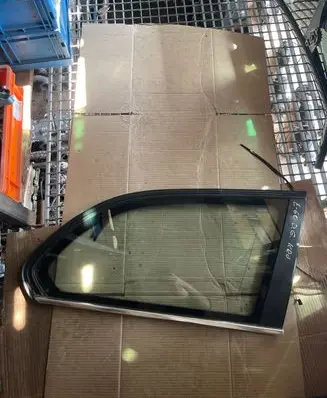 BMW 5 E60 E61 Rear side window