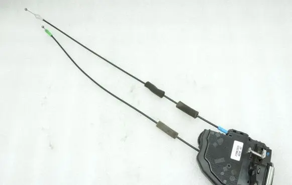 Toyota Avensis T270 Rear door lock