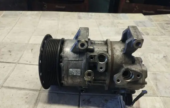Toyota RAV 4 (XA30) Air conditioning (A/C) compressor (pump) 4472601252 5SE12C 03H01154