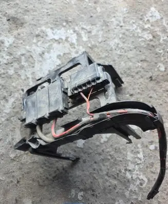 Volkswagen Polo IV 9N3 Battery tray 1599072