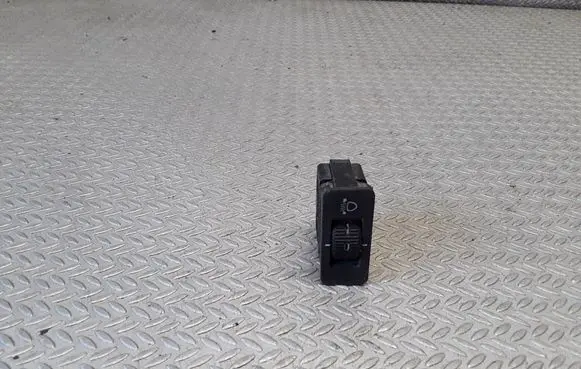 BMW 5 E39 Headlight level height control switch 61318360460