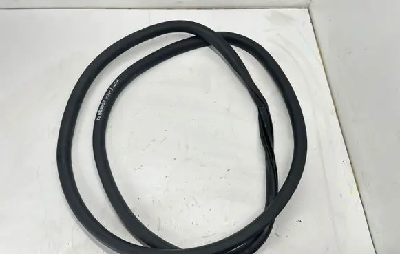 Ford Bronco Front door rubber seal M1PZ7820709B M1PZ7820709A