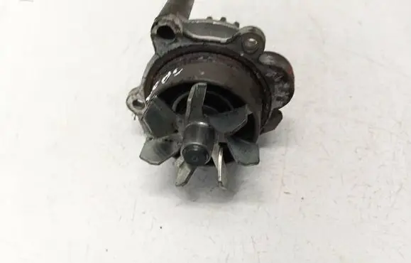 Skoda Fabia Mk2 (5J) Water pump 1k2879