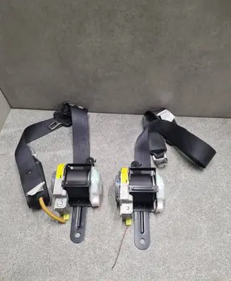 Toyota Mirai Rear seatbelt 1040292